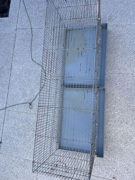 Gaiola de criação de aves de pequeno porte