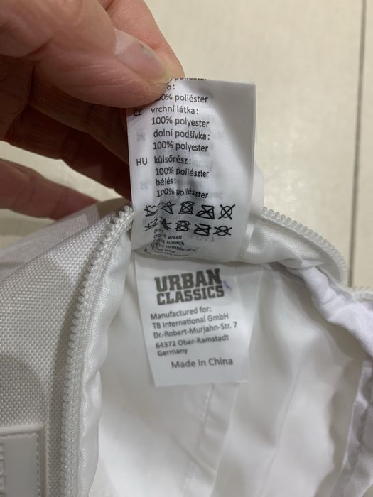 Biała saszetka nerka Urban Classics