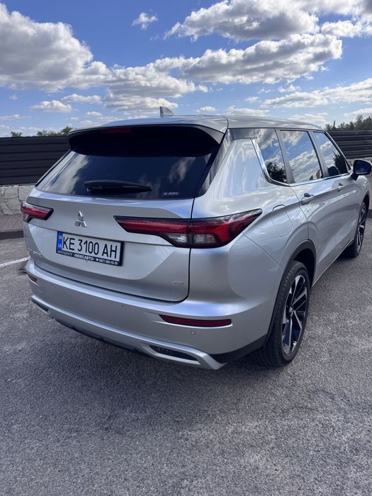 Mitsubishi Outlander 2023