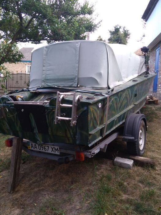 Продам лодку с мотором і лафетом