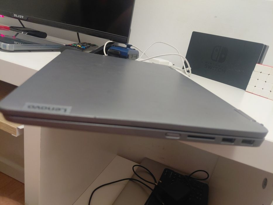 Leonovo Ideapad Flex 5 14ABR8