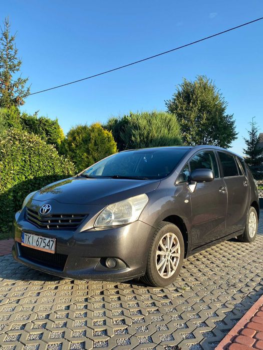 Toyota Verso (premium)
