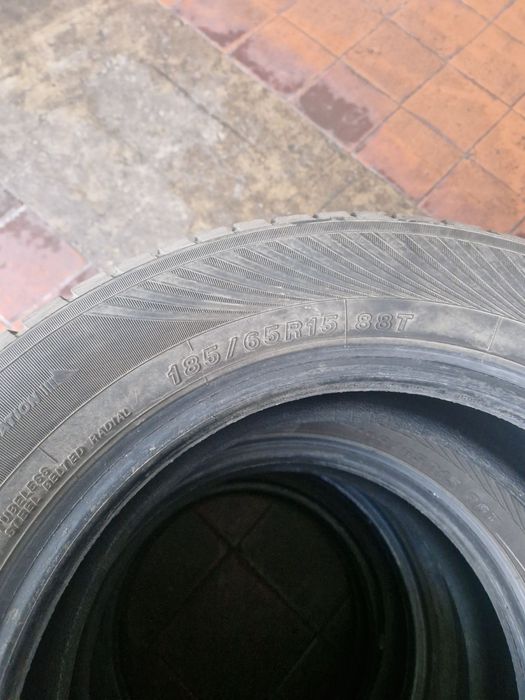 185/65 R15 шикарный комплект зимы от Йокогама