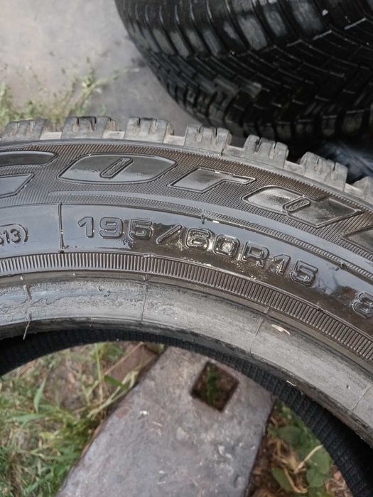 Продам резину Cordiant
 Зима шипованая 1 шт
  195/60  R15 
Цена 700