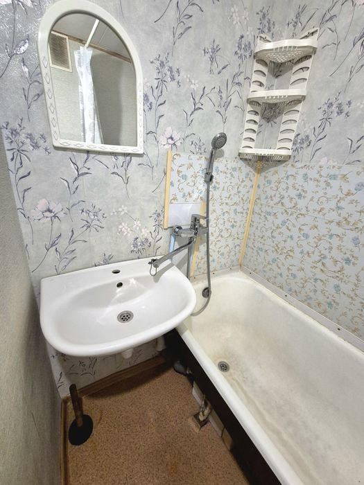 Здам однокімнатну біля м. Святошино. 3 поверх, газ.