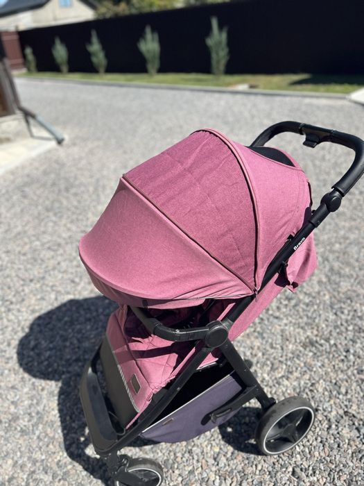 Прогулянкова коляска Carrello Bravo