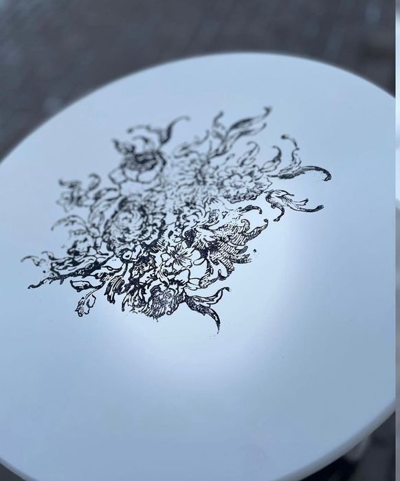 Тумба приліжкова