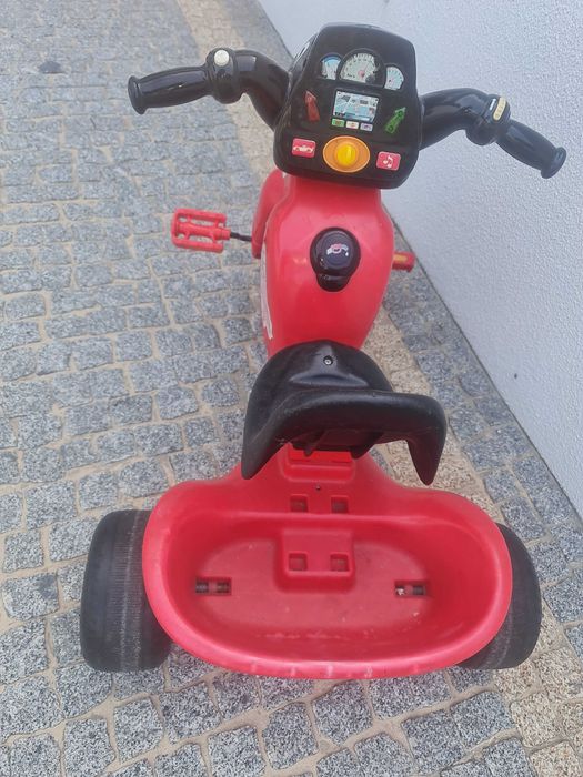 Triciclo de criança