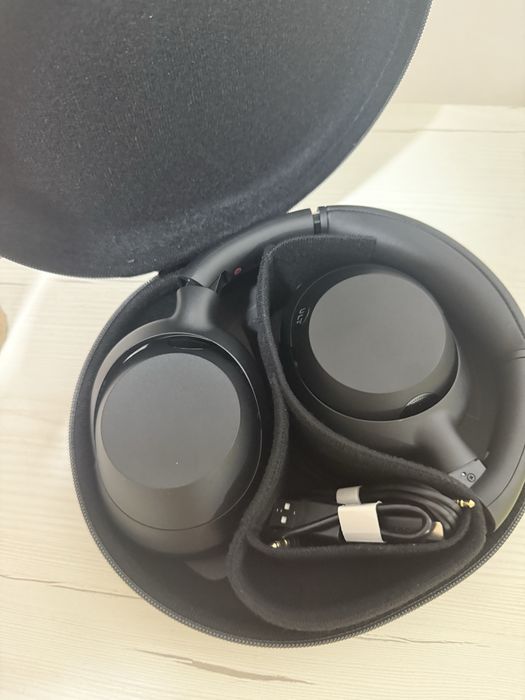 Навушники  Sony ULT Wear Black з мікрофоном
