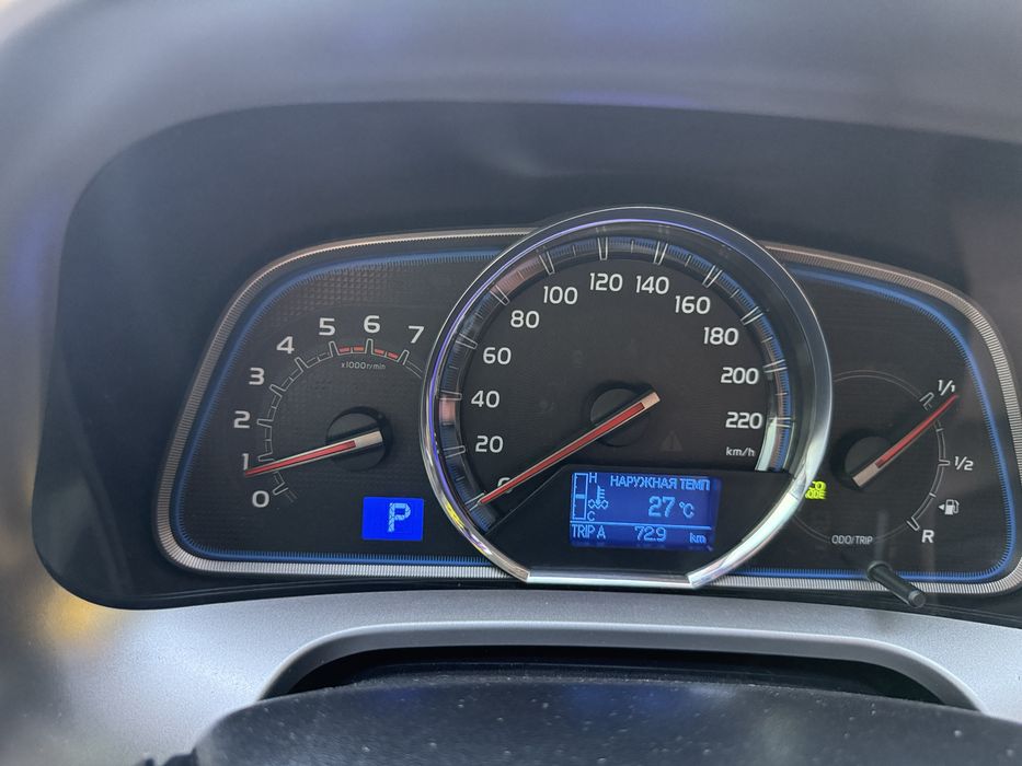 Автомобіль Toyota RAW 4