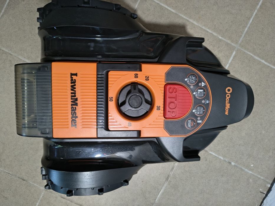 Robot koszący, jak nowy.