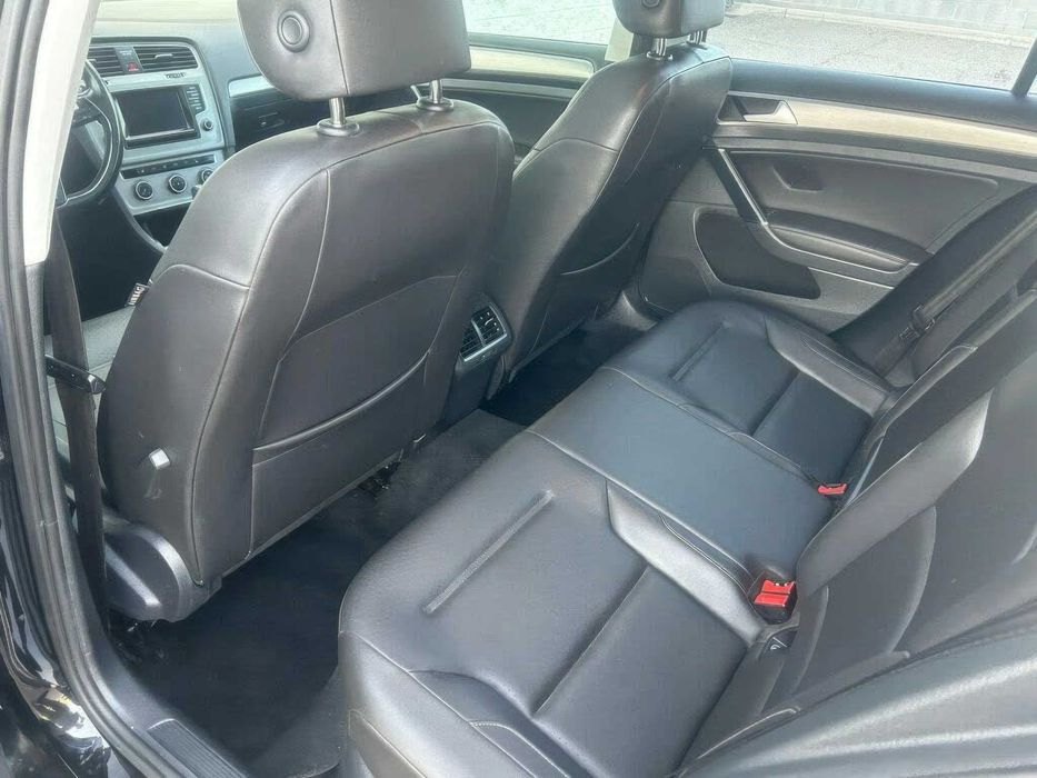 Volkswagen Golf SE      2015