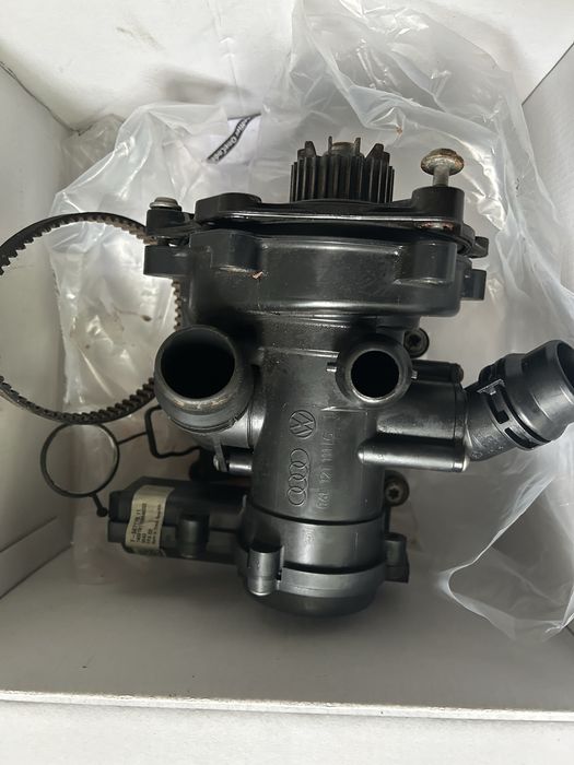 Насос охолоджувальної рідини, охолодження двигуна Thermal management