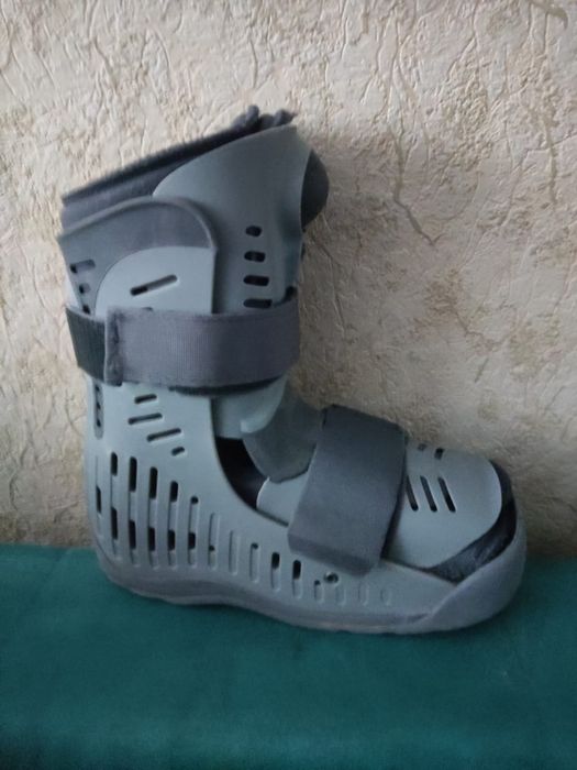 Пневматичний чобіт для стабілізації замість гіпсу Ossur Rebound Air Wa