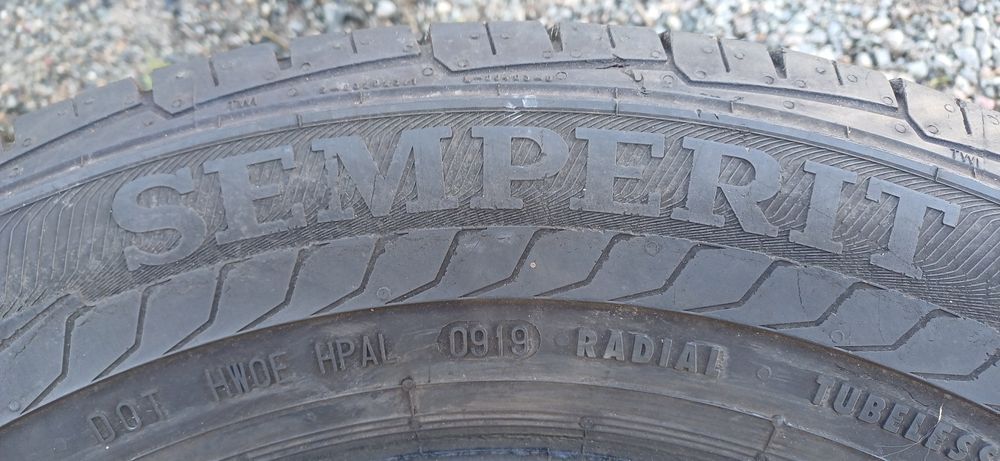 SEMPERIT 205/65R15C , pojedyńcza wzmacniana opona letnia.