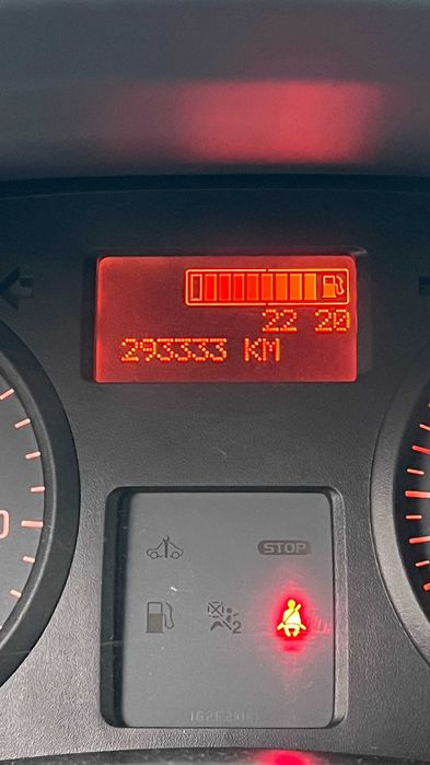 Opel Vivaro 2013 (FL) — надежный рабочий фургон