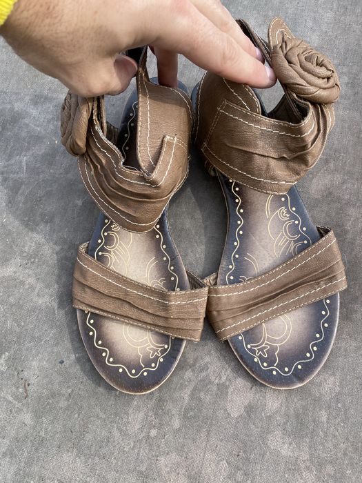 Женские босоножки Clara Barson