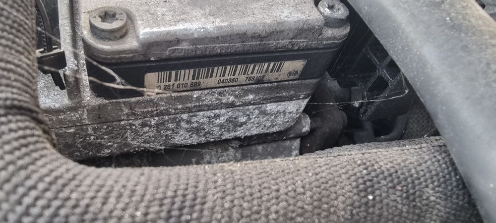 Pompa wtryskowa paliwa sterownik kpl. AUDI A6 C5 PASSAT B5 2.5 V6 TDI