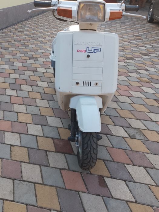 Мопед, скутер,Honda Guro UP
