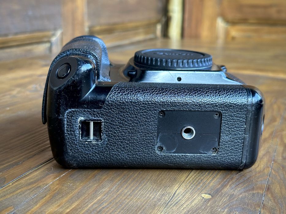 Canon EOS-1 Power Booster