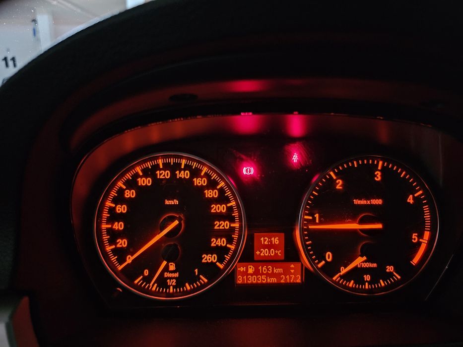 BMW 318 — fotografia 12