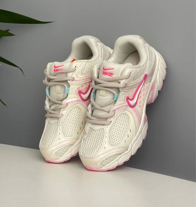 Кросівки Жіночі Nike V5 RNR Beige Pink 36-41 Топ якість зручні