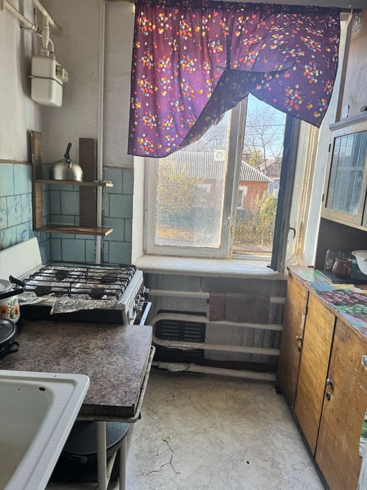 Продам 1 кім. на вул. Кременчуцькій