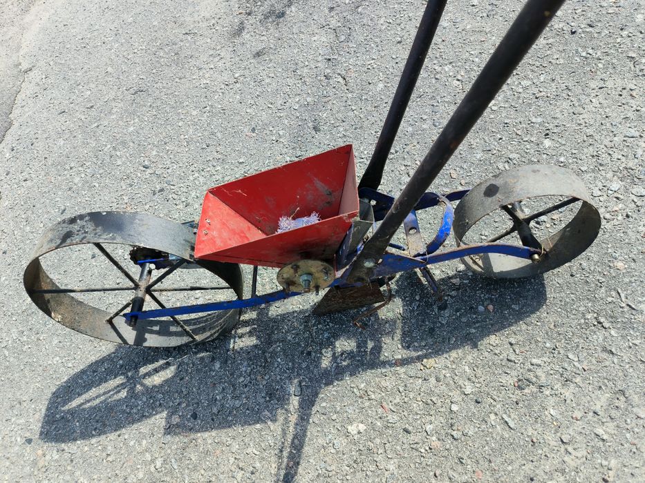 Продам сівалку ручну