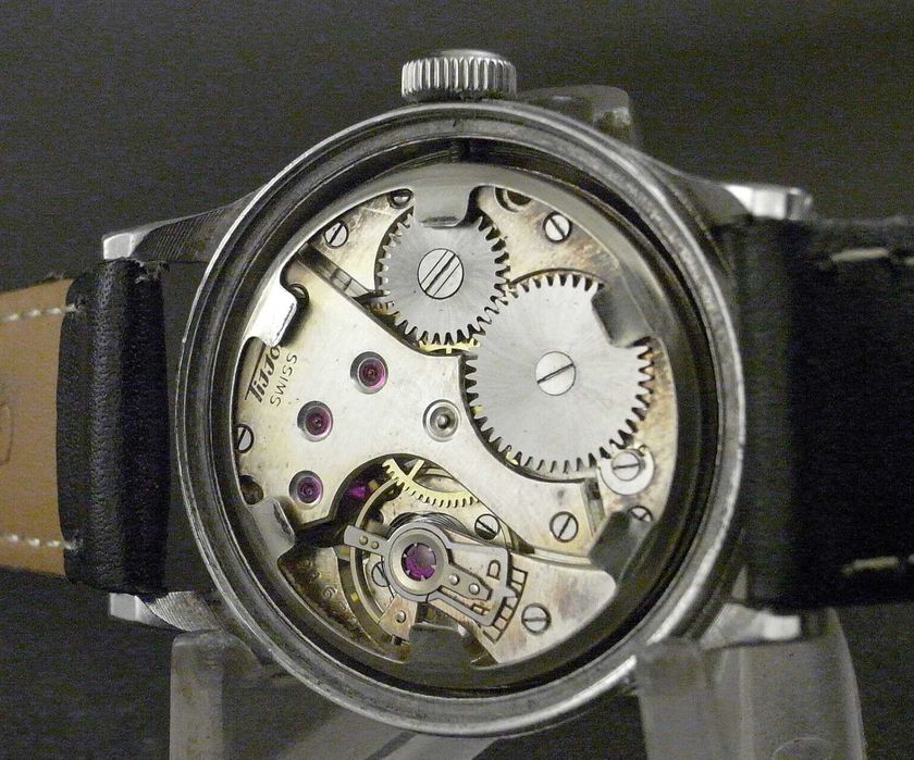 Tissot estilo militar, anos 40m do século XX, 'radium dial'