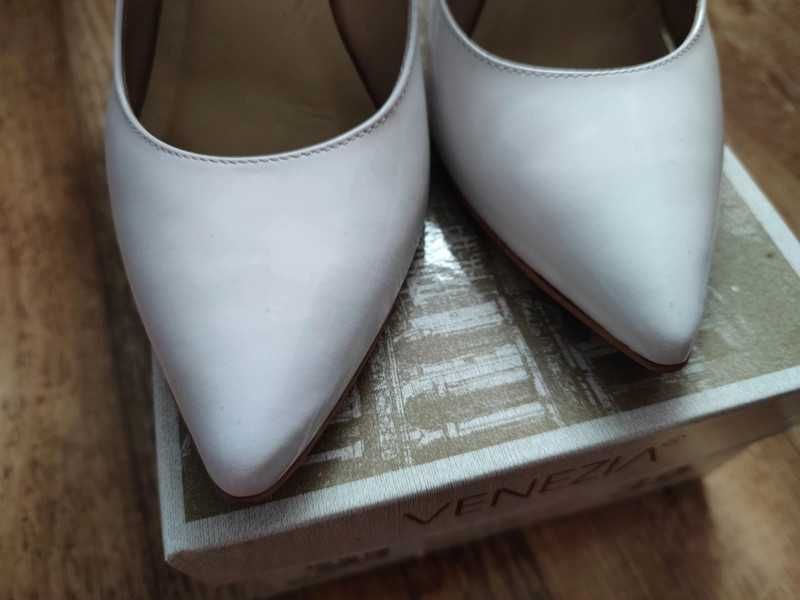 Szpilki białe Venezia roz. 39