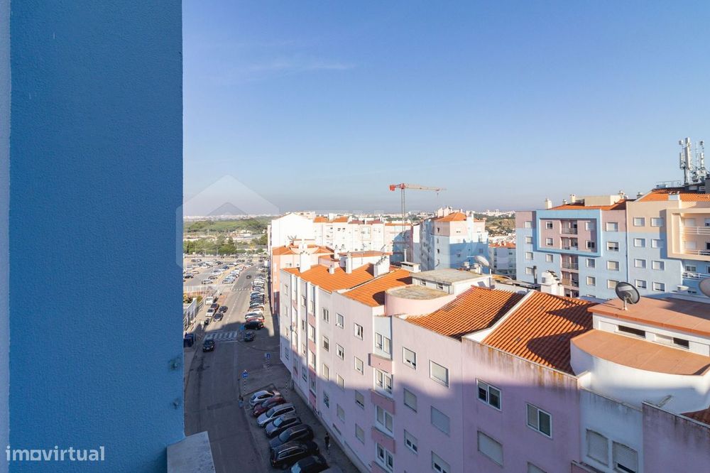 T4 com 209 m², vista 360º, sol todo o dia e garagem de 78 m² | Corroio