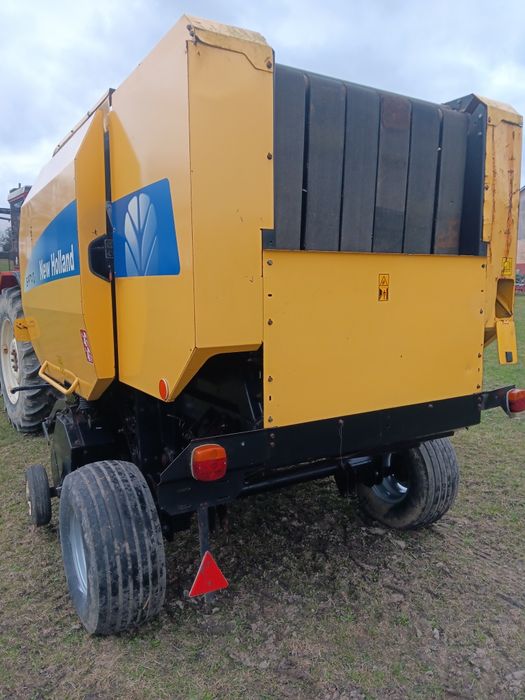 Prasa  new holland 740br
