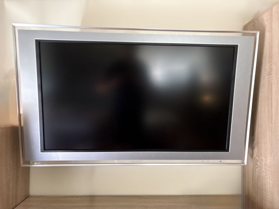 Sony Bravia KDL-40x2000 - 46” Full HD