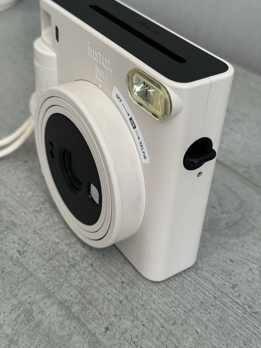 Fujifilm Instax Square SQ1 як новий