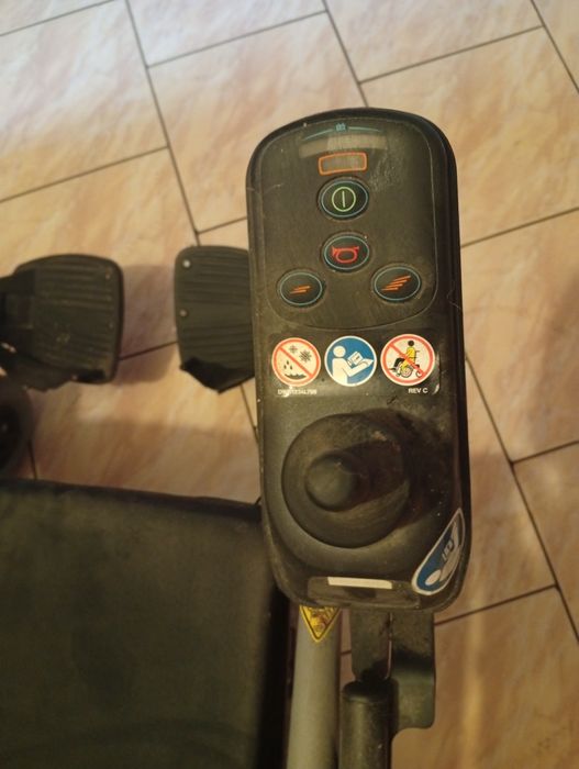 Wózek inwalidzki elektryczny
