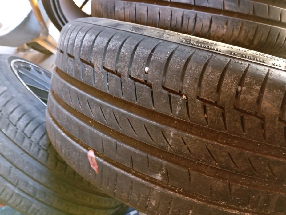 Vendo pneus e jantes para Mercedes