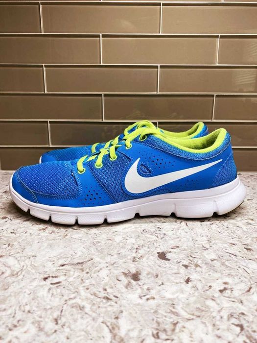 Кроссовки Nike Flex Experience