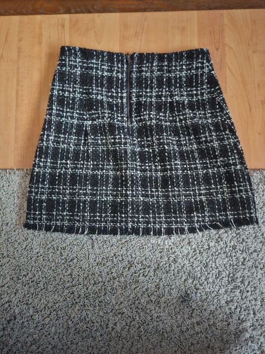 Krótka spódnica w kratkę