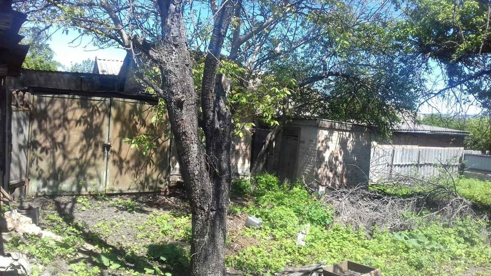 Продам півбудинку окремий двір Арнаутово