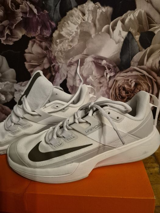 Buty Nike raz założone