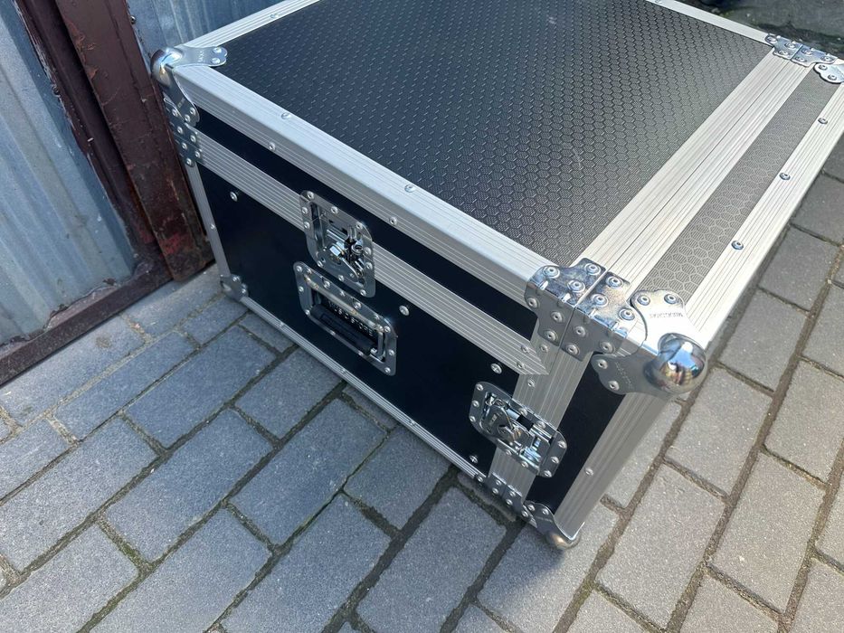 Case, rack z mechanizmem kątowym 6U