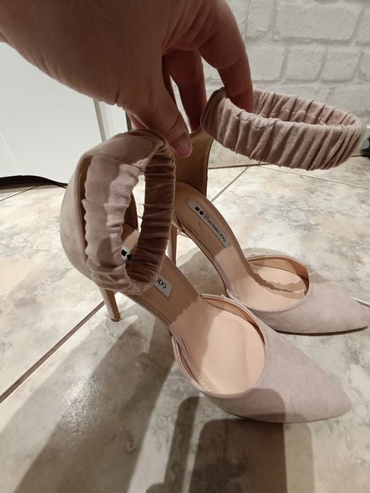 Piękne damski buty na obcasie