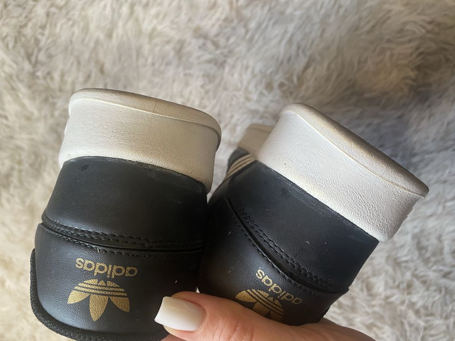 Кросівки жіночі Adidas