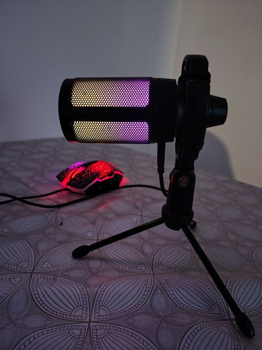 Микрофон Fifine Ampligame A6V