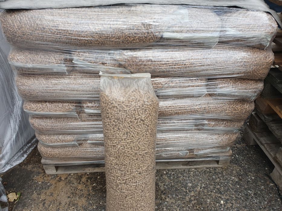 Pellet sosnowy Biopel Olczyk Karoń Igła Król Lasu Task  dębowy