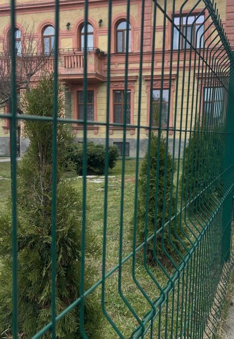 Огорожа 1.7 м: 3D секції + стовпи + кріплення є різні висоти
