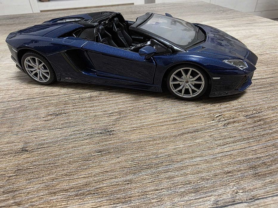 Lamborghini LP700-4 - 1:24
