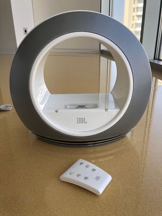 Продам JBL Radial (JBLRADIALBLKEU)- акустическую систему (док станцию)