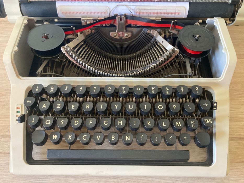Máquina de escrever ***Eryka