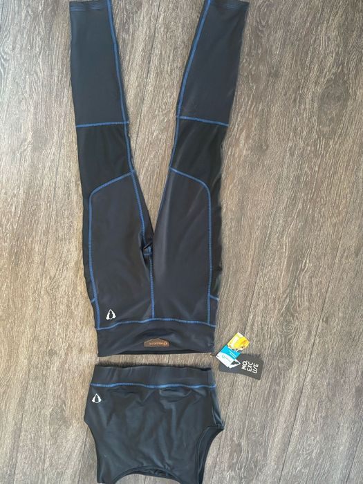 Stroj do ćwiczeń rozm L  sukienka w pasy